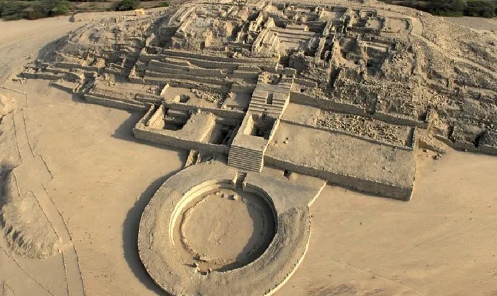 Full day Caral, the oldest civilization in America