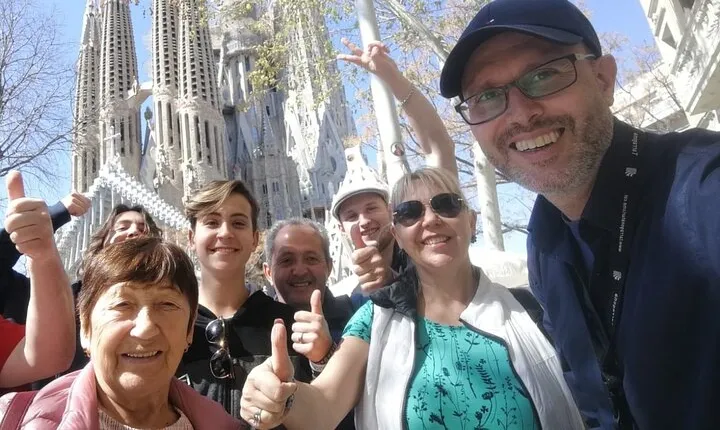 Sagrada Familia & Barcelona Small Group Tour with Hotel Pick-up