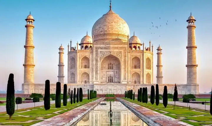 Agra Overnight Tour With Taj Mahal, Agra fort & Fatehpur Sikri