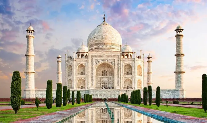 Same Day Taj Mahal/Agra Tour from Mumbai By Return Flights