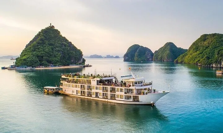 Verdure Grandeur 5-Star Cruise: 2-Day Halong Bay Overnight Voyage