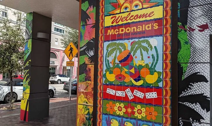 Historical Walking Food Tour in Calle 8 