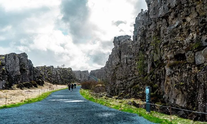 Small-Group Golden Circle Full-Day Tour from Reykjavik