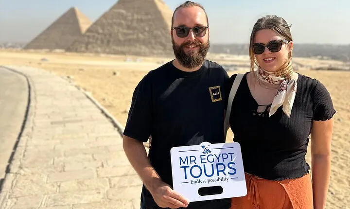 Giza pyramids & sphinx and Egyptian museum All inclusive