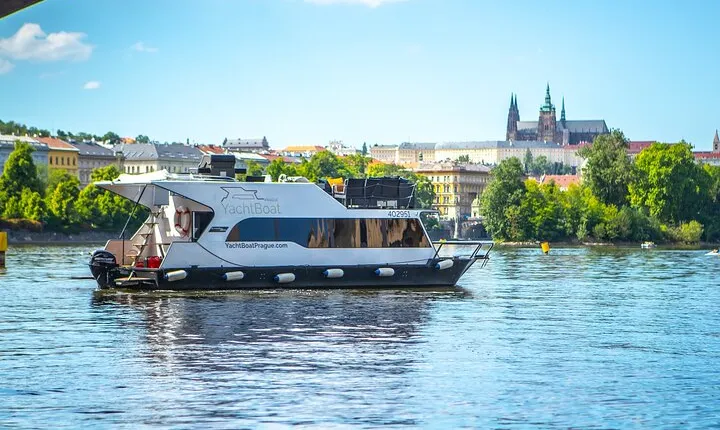 VIP Prague YachtBoat ONE Experience: All-You-Can-Drink