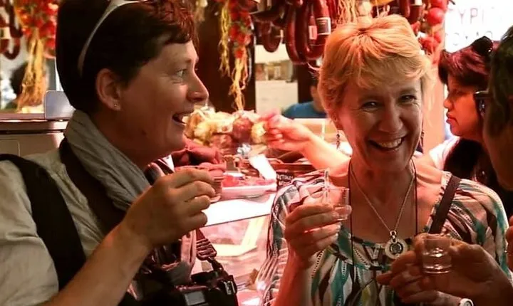 Eat like an Athenian: Gastronomic walk around the city