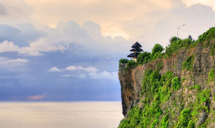 Private Tour: Uluwatu Temple & Southern Bali Highlights
