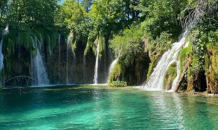 Plitvice Lakes Day Tour from Zadar, Simple and Safe 