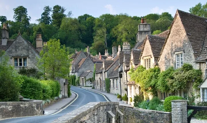 Cotswolds Uncovered: Hidden Gems on a Comfy Private Ride