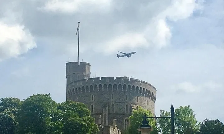 Gatwick Airport Arrival To London Via Windsor Castle