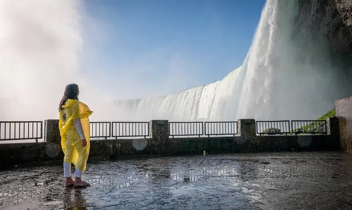 Niagara Falls Tour with Skip the Line Cruise plus Maple Tasting