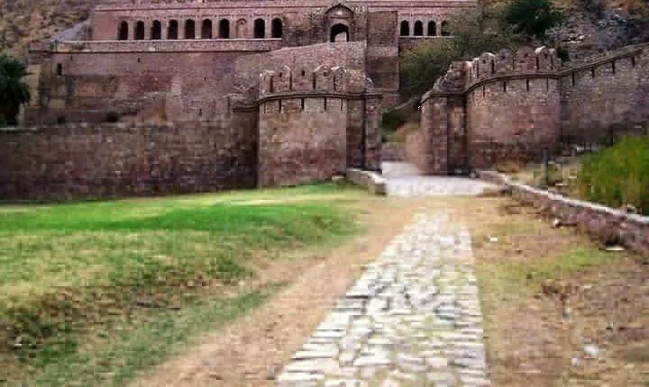 Excursion to Bhangarh Haunted Fort and Abaneri Step Well