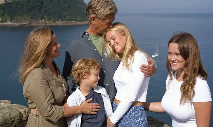 All Inclusive Private Family Photoshoot in San Sebastian