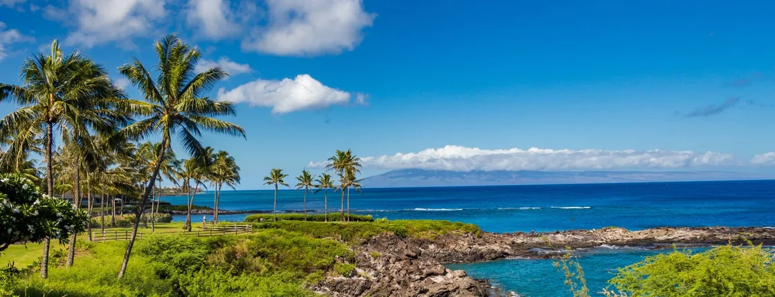 Audio-guided driving tour of Maui Island