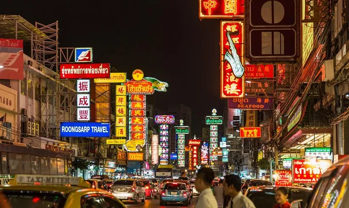Bangkok Chinatown Eats: A Self-guided Audio Tour