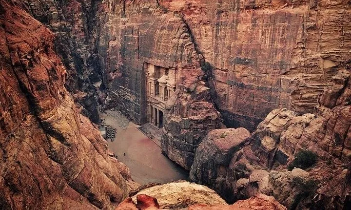 Amman to Petra Round trip Transfer
