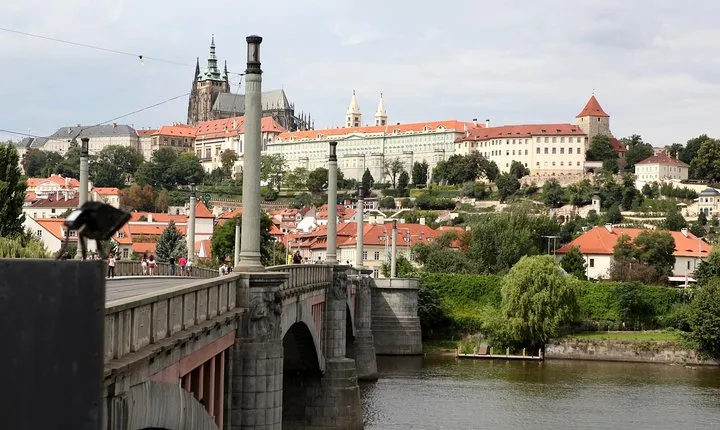 Private Prague Castle and Castle District Tour