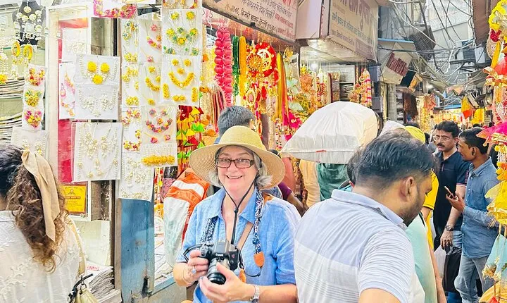 Customized Half Day and Full Day Delhi Shopping, Street Food Tour