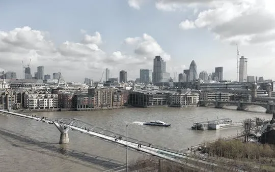 Private photography tour past London's famous landmarks