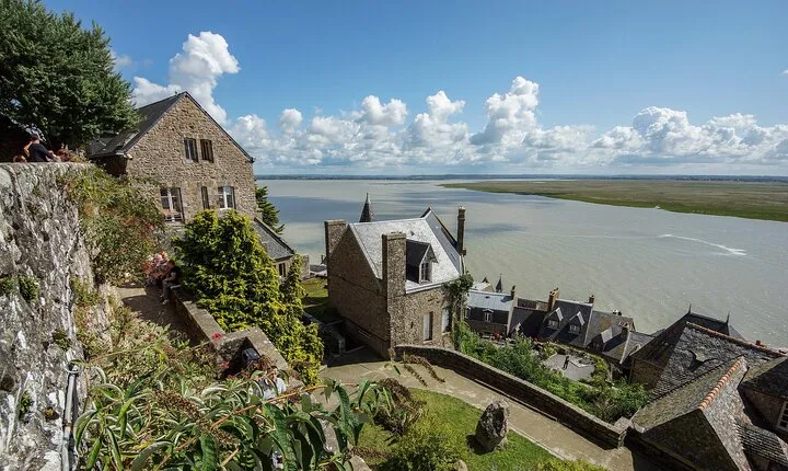 2-Hour Guided Walking tour of the Mont Saint Michel
