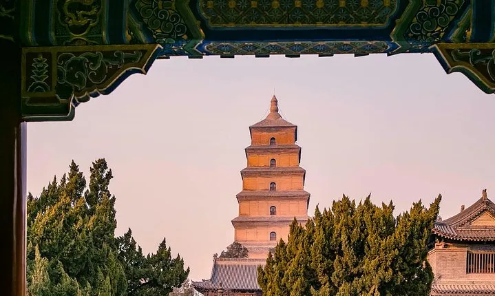 Xian Afternoon Tour to Big Wild Goose Pagoda and Qujiang Pool