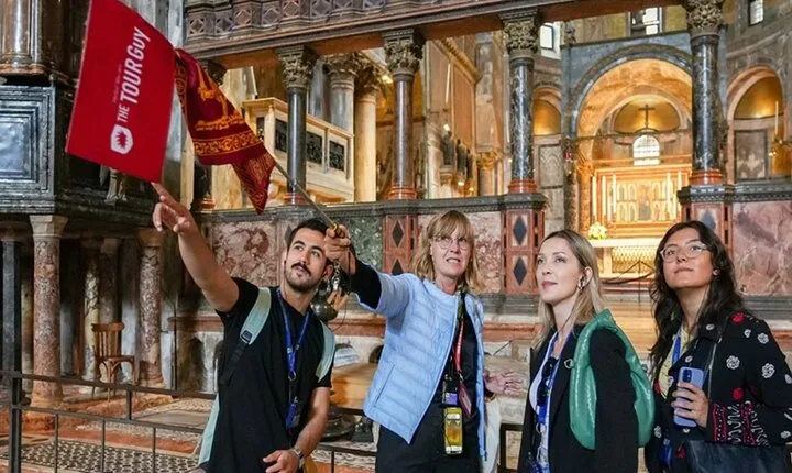 Best Of Venice: Saint Mark's Basilica, Doges Palace with Guide and Gondola Ride