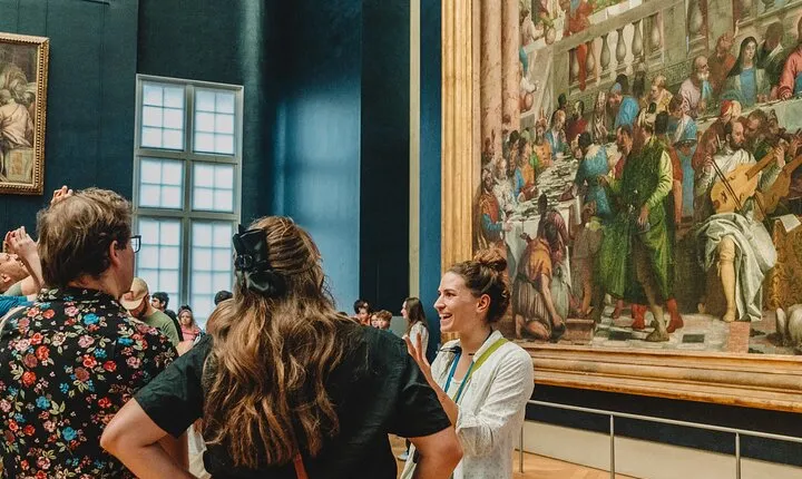 Paris Louvre Essentials Tour (Reserved Entry Included)