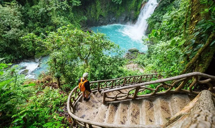 Rio Celeste Tour: Hiking, Sloth Sanctuary & Llanos de Cortes Waterfall (PRIVATE)