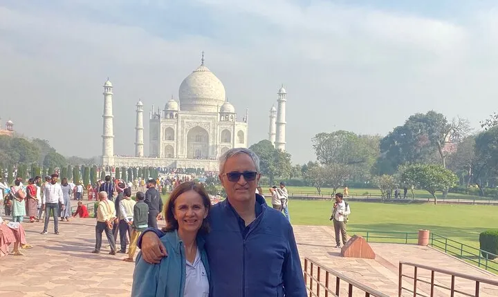 Taj mahal skip the line ticket guide and transport