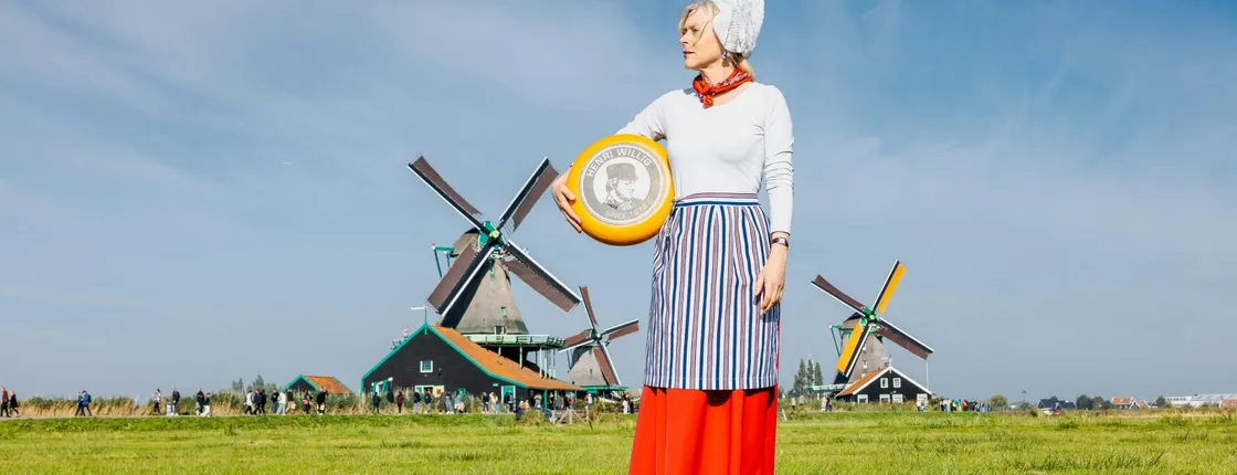 Volendam and Zaanse Schans Windmills Guided Tour from Amsterdam