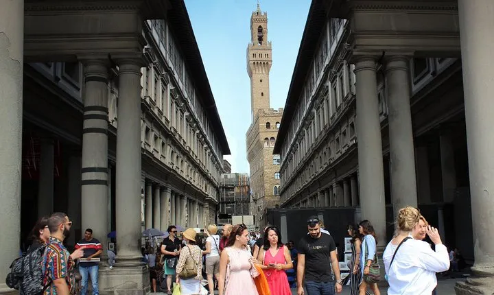 Private Minivan with a View and Uffizi in Florence Tour