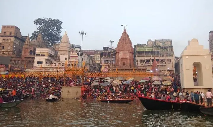 Varanasi Day Tour with Temples & Ganga Aarti – Dawn to Dusk