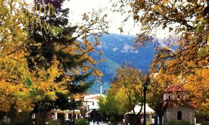 Kalavryta and Cave of Lakes Full Day Tour