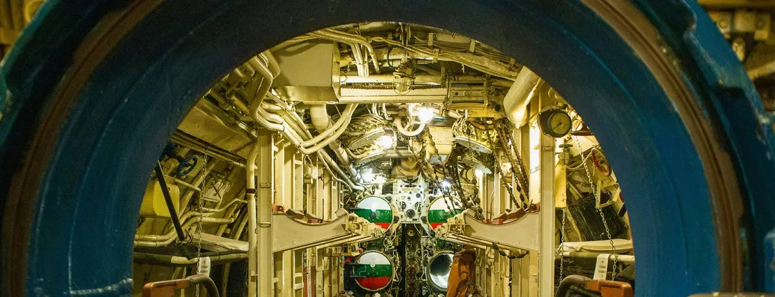 Private tour to Soviet Submarine and Glass Museum from Veliko Tarnovo