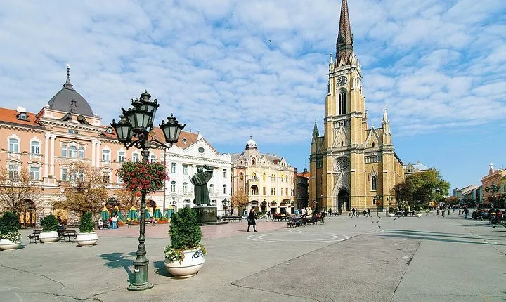 Novi Sad and Sremski Karlovci private tour with wine tasting