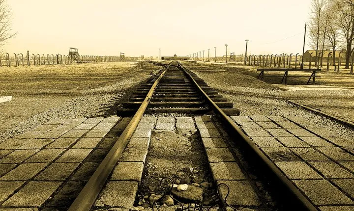 Auschwitz-Birkenau Tour from Krakow with Hotel Pickup