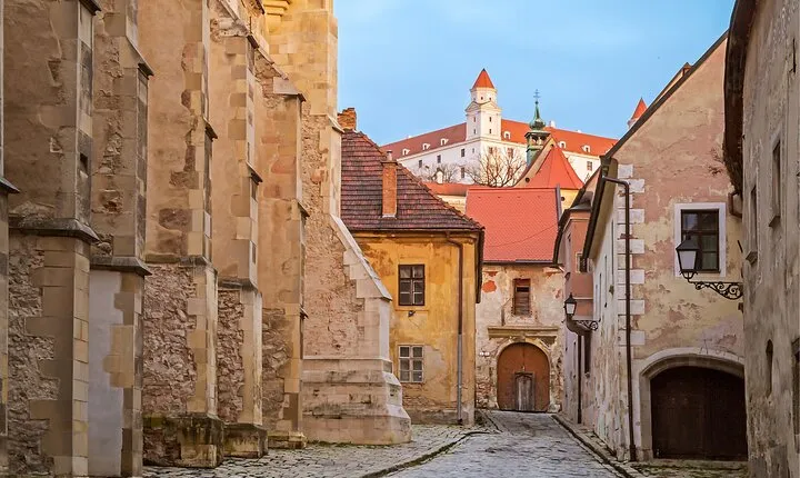 Bratislava Scavenger Hunt and Highlights Self-Guided Tour