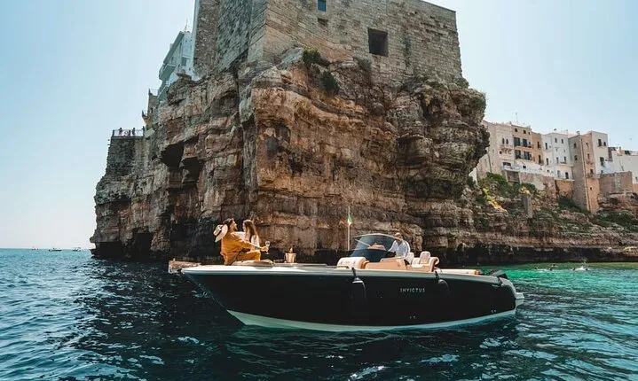 Polignano a Mare: 6-Hour Private Cruise with Champagne