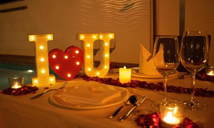 Instagram Photoshoot With Romantic Dinner Date - Candlelight by the poolside