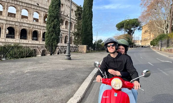 Vespa Tour - The Essence of Rome