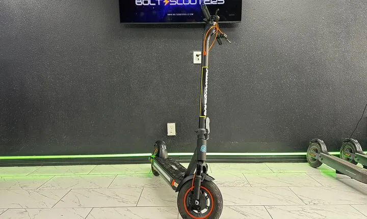 Downtown Dallas Sightseeing, Self Guided Tour Max Pro E-Scooter