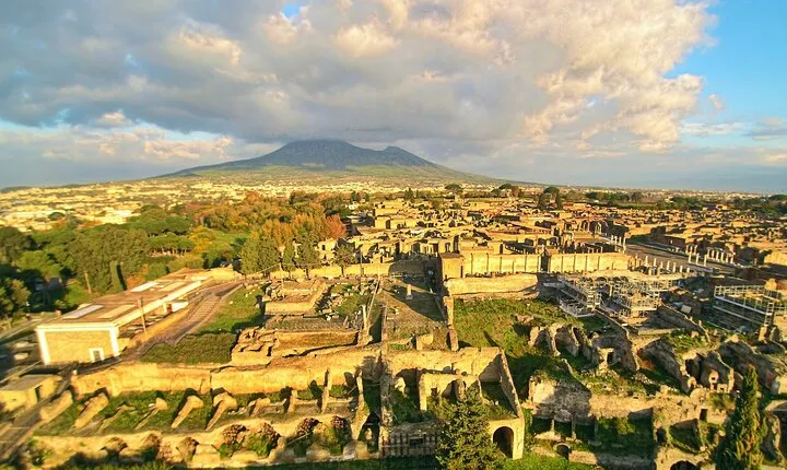 Visit Pompeii from Rome – Private Tour with Driver, Guide & Entry