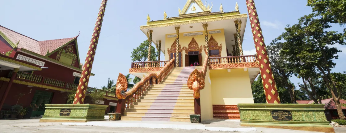 Circle of life in Sihanouk Ville private tour by tuk tuk