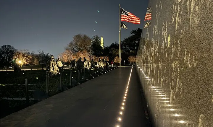 Private Monuments At Night Tour