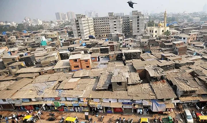 Bollywood Studio with Dharavi Slum Tour in Private Vehicle