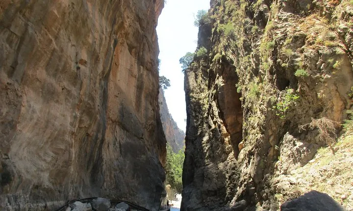 Samaria Gorge Trek: Full-Day Excursion from Heraklion with Guide