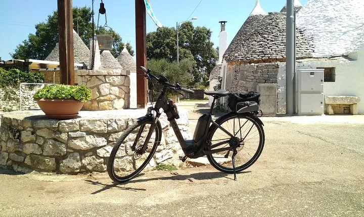 Smart & easy ebike tour in the Itria Valley: Martina Franca - Locorotondo