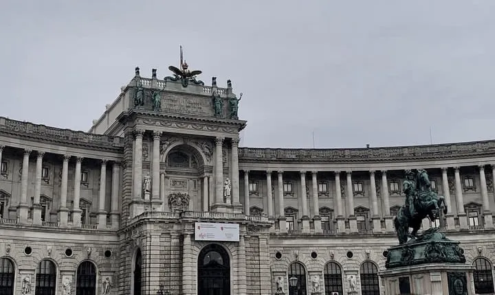 Private World War II Walking Tour in Vienna