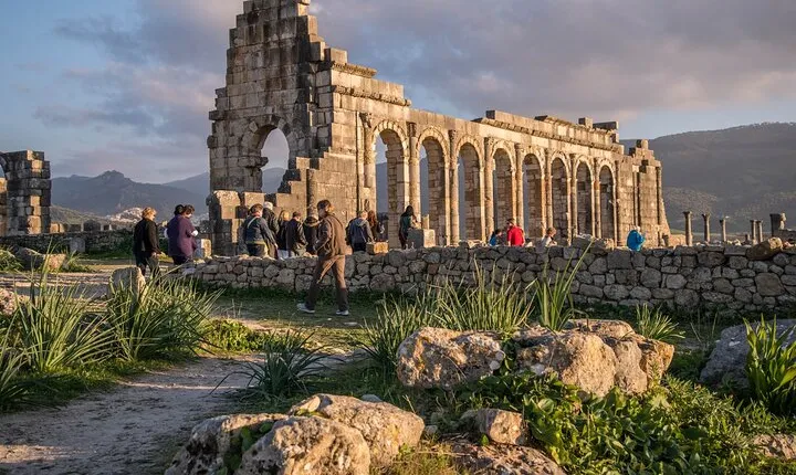 Private Tours From fes to Volubilis and Moulay idrissi & Meknes