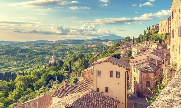 From Rome: Tuscany Hills, Wine Tasting & Montepulciano Lunch